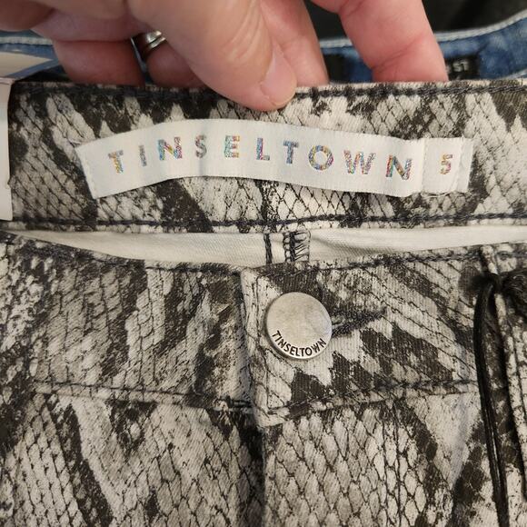 TINSELTOWN Grey Gray White Reptile Snake Print Hi-Rise Skinny Pant Junior 5 NEW - Picture 4 of 12